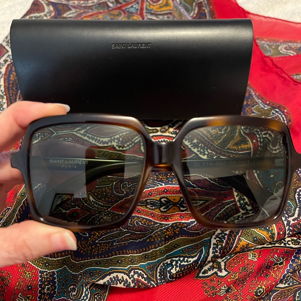 Saint Laurent Tortoise Shell Sunglasses. Euc Come… - image 2